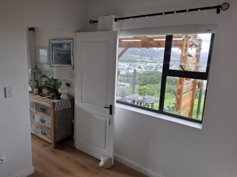 To Let 1 Bedroom Property for Rent in Vermont Western Cape